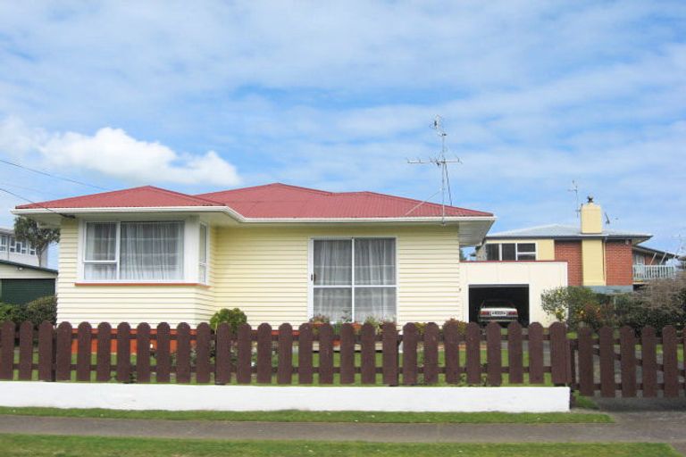 Photo of property in 8 Belair Avenue, Blagdon, New Plymouth, 4310