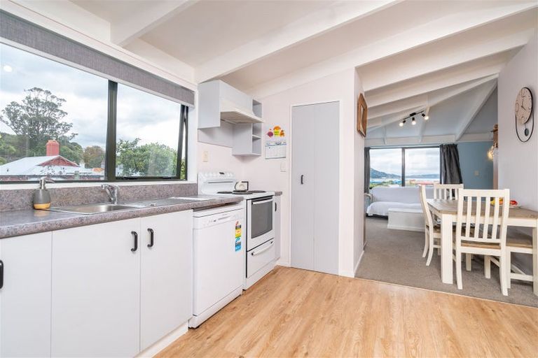 Photo of property in 73b Grosvenor Street, Kensington, Dunedin, 9011