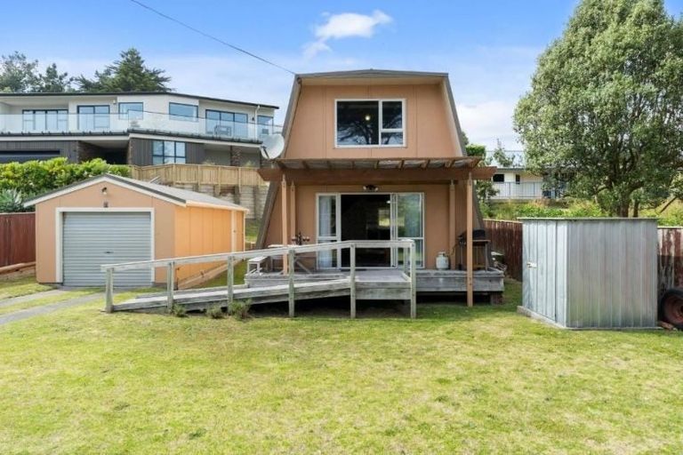 Photo of property in 56 Tutere Street, Waikanae Beach, Waikanae, 5036