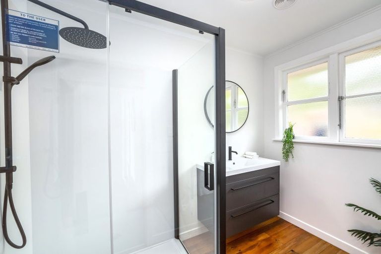 Photo of property in 40 Jocelyn Crescent, Pinehaven, Upper Hutt, 5019