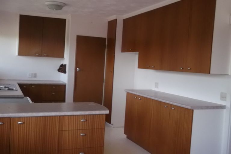 Photo of property in 31 Wyoming Avenue, Murrays Bay, Auckland, 0630