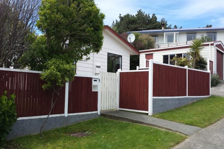 Photo of property in 3 Maracas Crescent, Grenada Village, Wellington, 6037