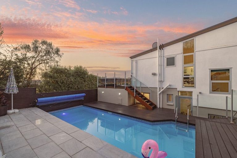 Photo of property in 277 Cannon Hill Crescent, Mount Pleasant, Christchurch, 8081