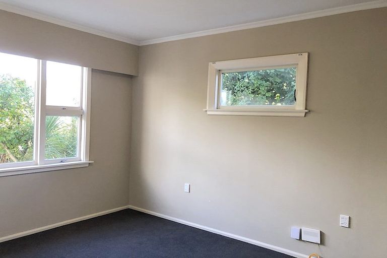 Photo of property in 10 Avonhead Road, Avonhead, Christchurch, 8042