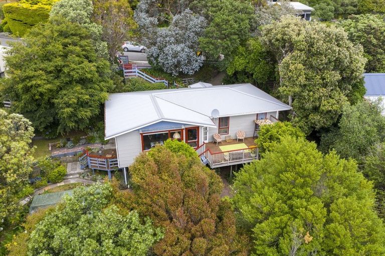 Photo of property in 5 Sunset Terrace, Waikanae Beach, Waikanae, 5036