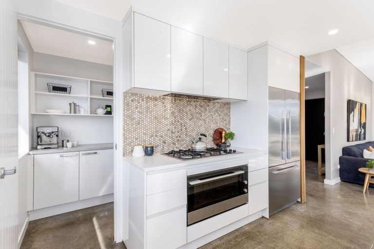 Photo of property in 3 Te Heke Place, Waikanae, 5036