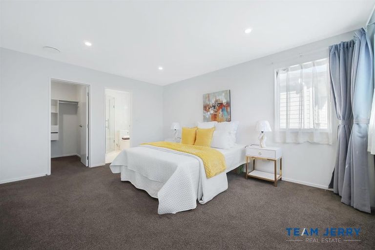 Photo of property in 76 Donegal Park Drive, Flat Bush, Auckland, 2019