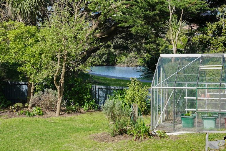 Photo of property in 200 Tutere Street, Waikanae Beach, Waikanae, 5036