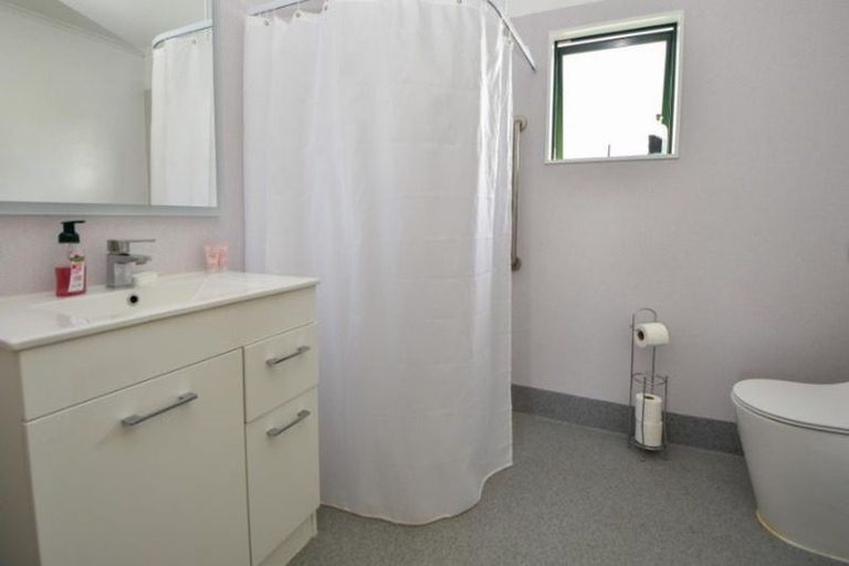 Photo of property in 19a Charles Street, Carterton, 5713