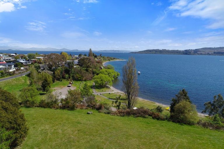 Photo of property in 19 Wharewaka Road, Wharewaka, Taupo, 3330