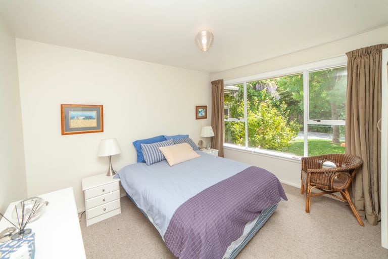 Photo of property in 5 Burrows Place, Ilam, Christchurch, 8041