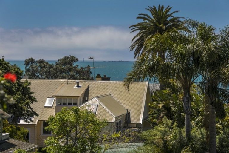 Photo of property in 1/7 Macky Avenue, Devonport, Auckland, 0624