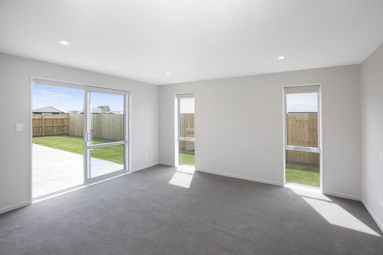 Photo of property in 13 Loch Tanna Way, Broomfield, Christchurch, 8042