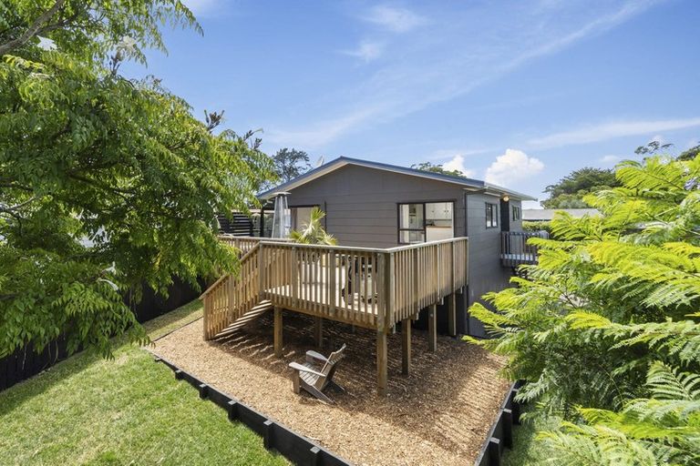Photo of property in 1/6 Mona Vale, West Harbour, Auckland, 0618