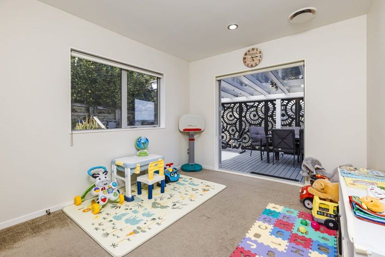 Photo of property in 134 Keri Vista Rise, Papakura, 2110
