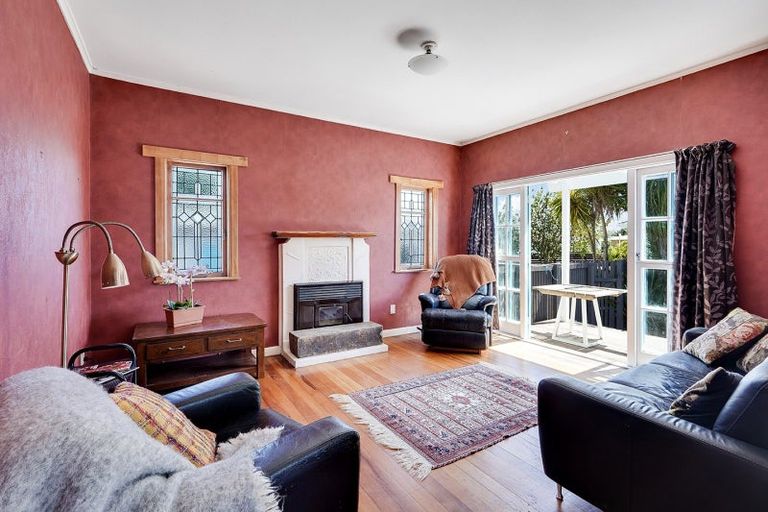 Photo of property in 1160 Heaphy Terrace, Fairfield, Hamilton, 3214
