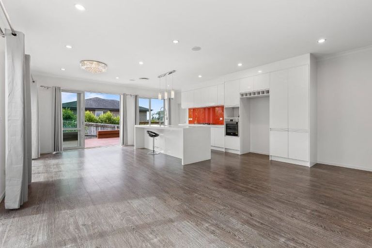 Photo of property in 6 Sauvignon Avenue, Ranui, Auckland, 0612