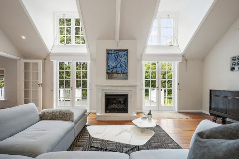 Photo of property in 5a Raroa Road, Kelburn, Wellington, 6012