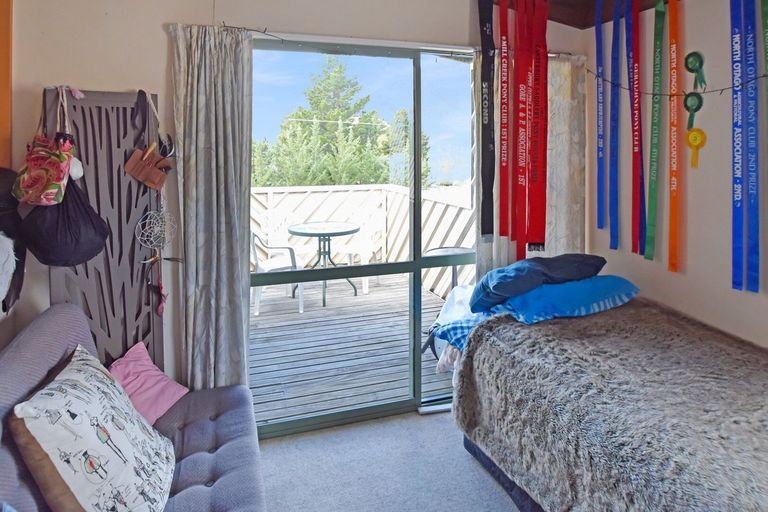 Photo of property in 12 Ahuriri Drive, Omarama, 9412