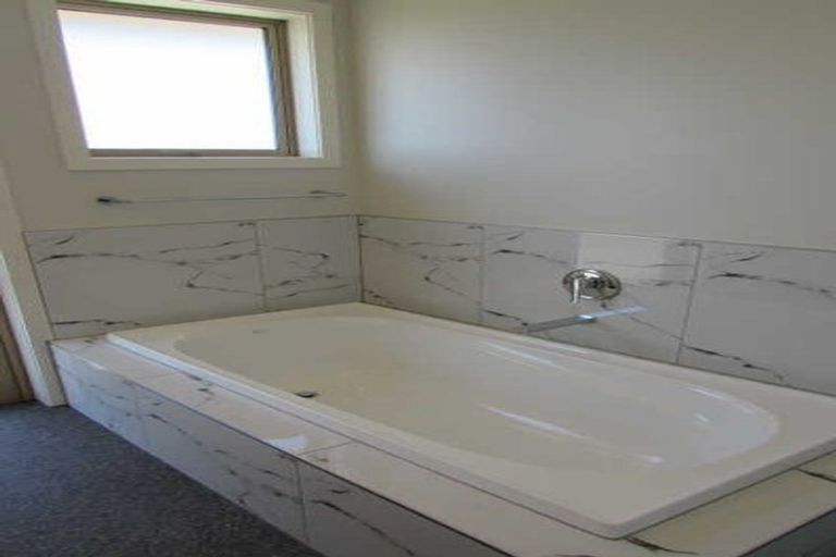 Photo of property in 9a Mcglashen Street, Motueka, 7120