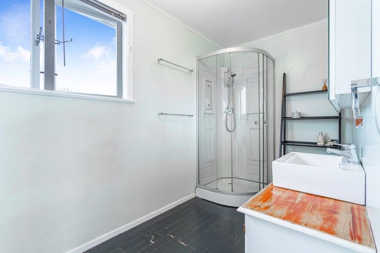 Photo of property in 14 Tapu Road, Huapai, Kumeu, 0810