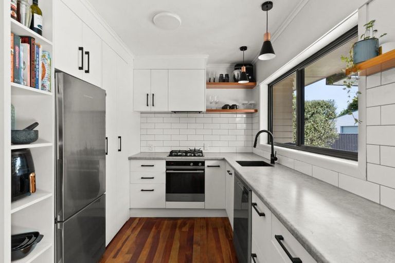 Photo of property in 38 Downing Avenue, Pirimai, Napier, 4112