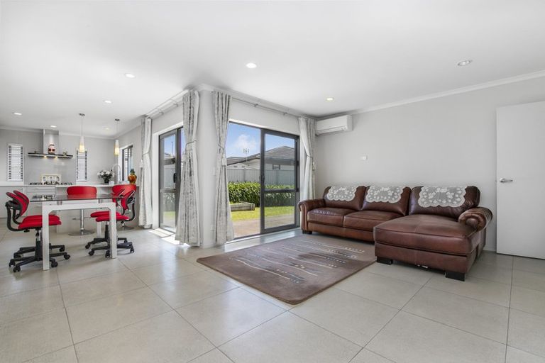 Photo of property in 3 Manene Street, Wattle Downs, Auckland, 2103