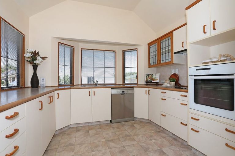 Photo of property in 14 Dunallen Avenue, Marton, 4710