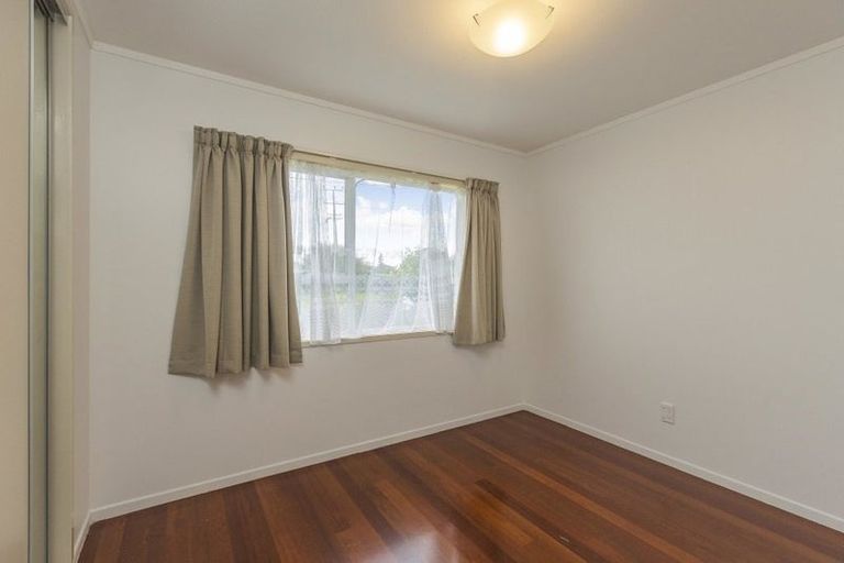 Photo of property in 17 Domain Road, Glenfield, Auckland, 0629