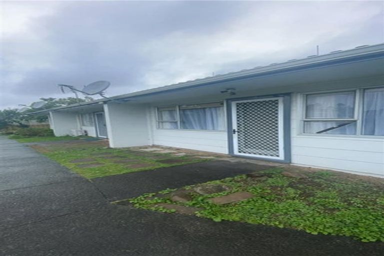 Photo of property in 1 Kenton Lane, Mangere, Auckland, 2022