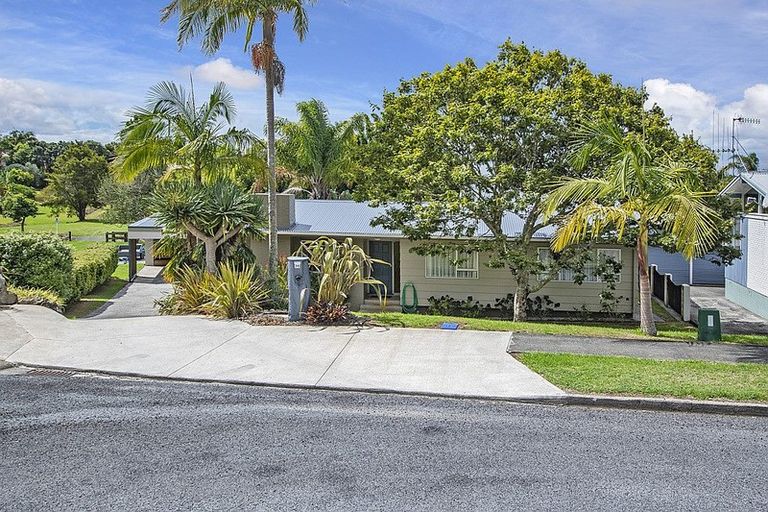 Photo of property in 16 Rugby Place, Te Kamo, Whangarei, 0112