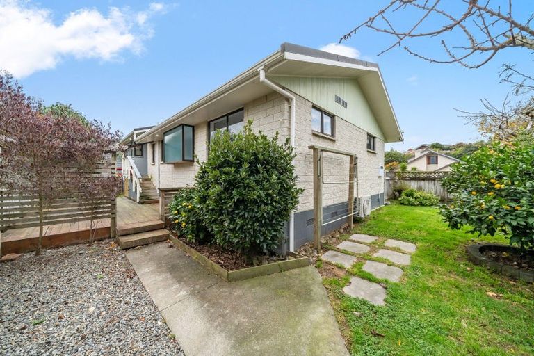 Photo of property in 32 Clearwater Terrace, Brown Owl, Upper Hutt, 5018
