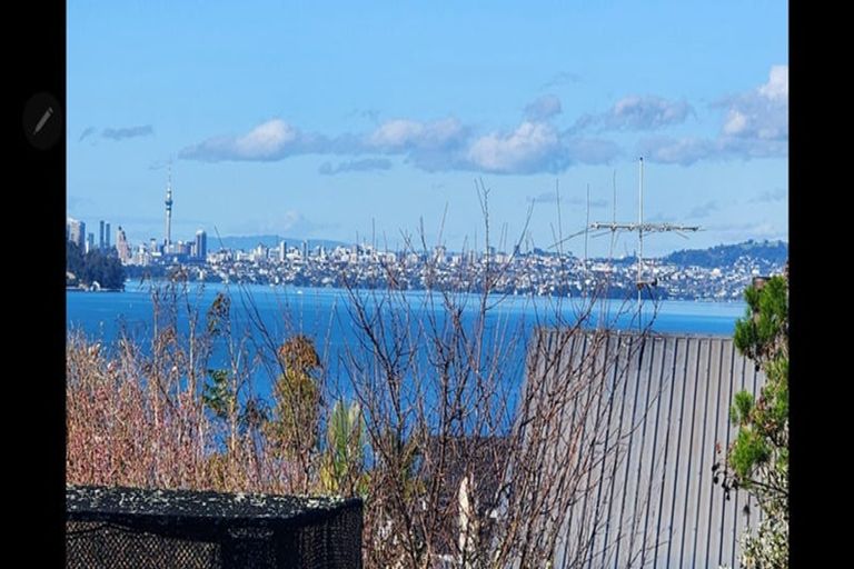 Photo of property in 102 Wiseley Road, West Harbour, Auckland, 0618