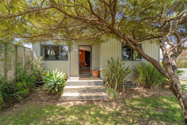 Photo of property in 5 Rena Place, Whitianga, 3510