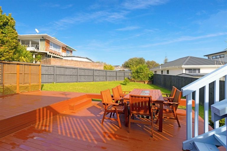 Photo of property in 20 Tanoa Place, Glendene, Auckland, 0602