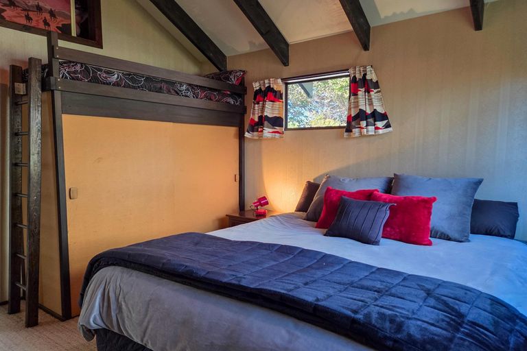 Photo of property in 10 Hamilton Drive, Lake Tekapo, 7999