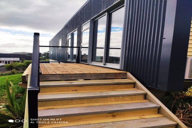 Photo of property in 22 Arahiwi Grove, Tirohanga, Lower Hutt, 5010