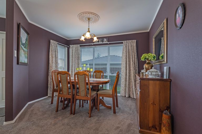 Photo of property in 67 Pacific Drive, Fitzherbert, Palmerston North, 4410