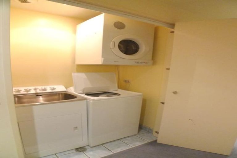 Photo of property in 4d/5 Kent Terrace, Mount Victoria, Wellington, 6011