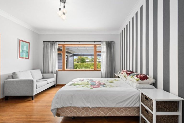 Photo of property in 52 Auckland Road, Greenmeadows, Napier, 4112