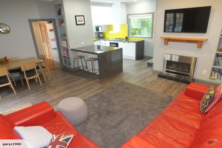 Photo of property in 22 Enfield Road, Hospital Hill, Napier, 4110