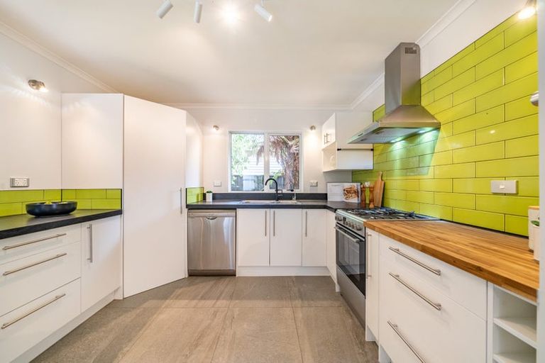 Photo of property in 22 Bridge Road, Birchville, Upper Hutt, 5018