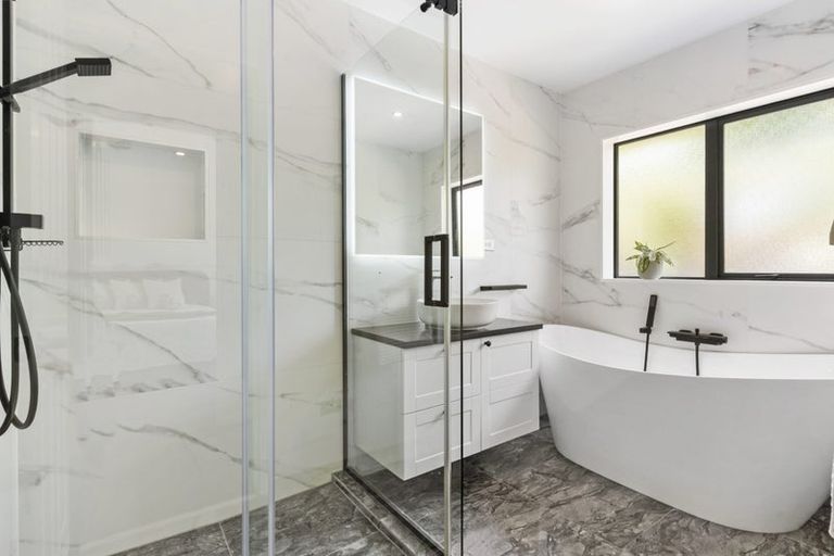 Photo of property in 48 Shelter Drive, Greenhithe, Auckland, 0632