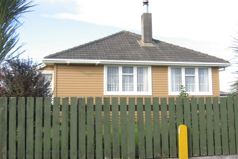 Photo of property in 93 Clyde Crescent, Roslyn, Palmerston North, 4414