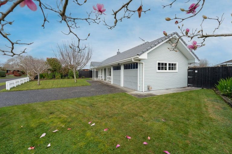 Photo of property in 18 Chippendale Crescent, Highbury, Palmerston North, 4412