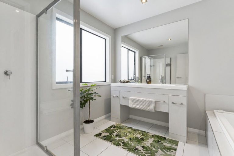 Photo of property in 128 Castlewold Drive, Bethlehem, Tauranga, 3110