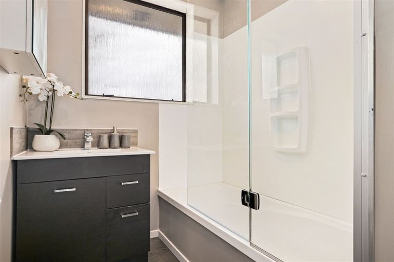 Photo of property in 2/100 Purchas Street, Edgeware, Christchurch, 8013