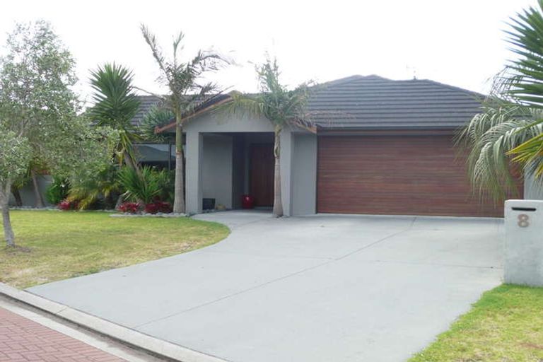 Photo of property in 8 Putaka Place, Papamoa Beach, Papamoa, 3118