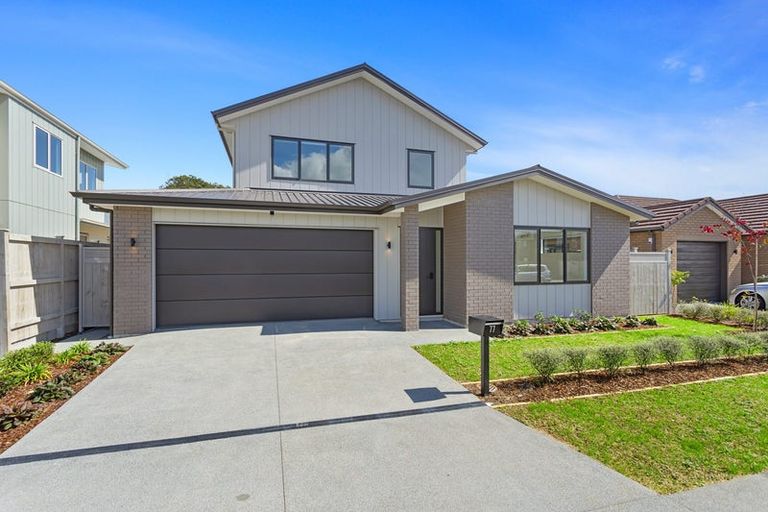Photo of property in 77 Pepene Avenue, Takanini, Auckland, 2112