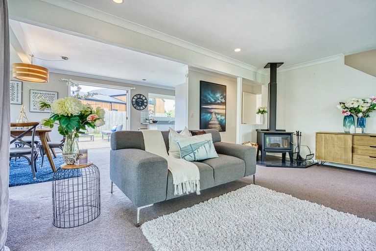 Photo of property in 11 Sunny Crescent, Huapai, Kumeu, 0810